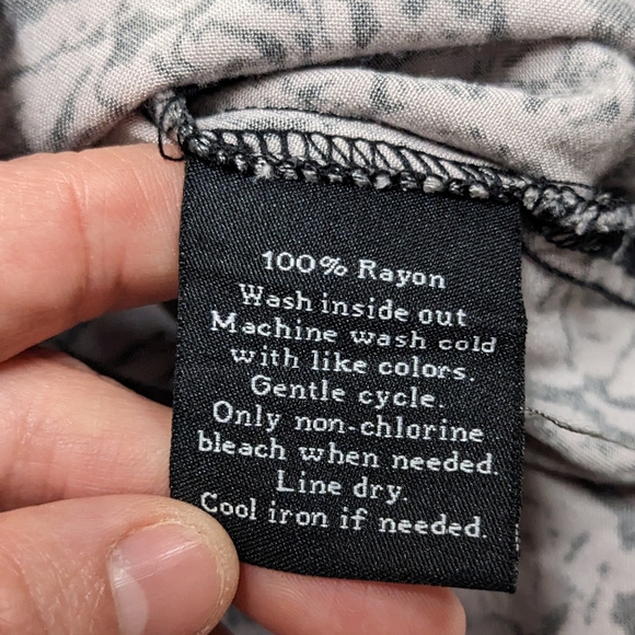 Rock and Republic Black and Gray Long Sleeve Button Down Shirt Rose Print - Picture 11 of 11